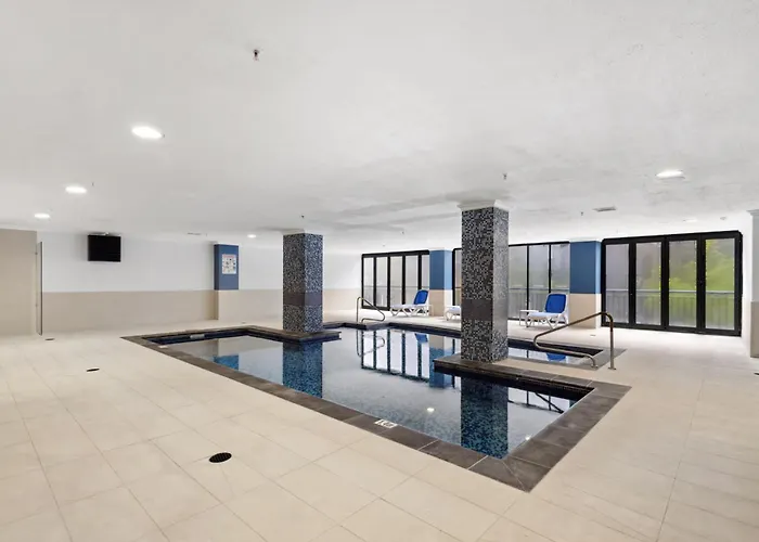 Cozy City Apartment With Stunning Views And Ameni